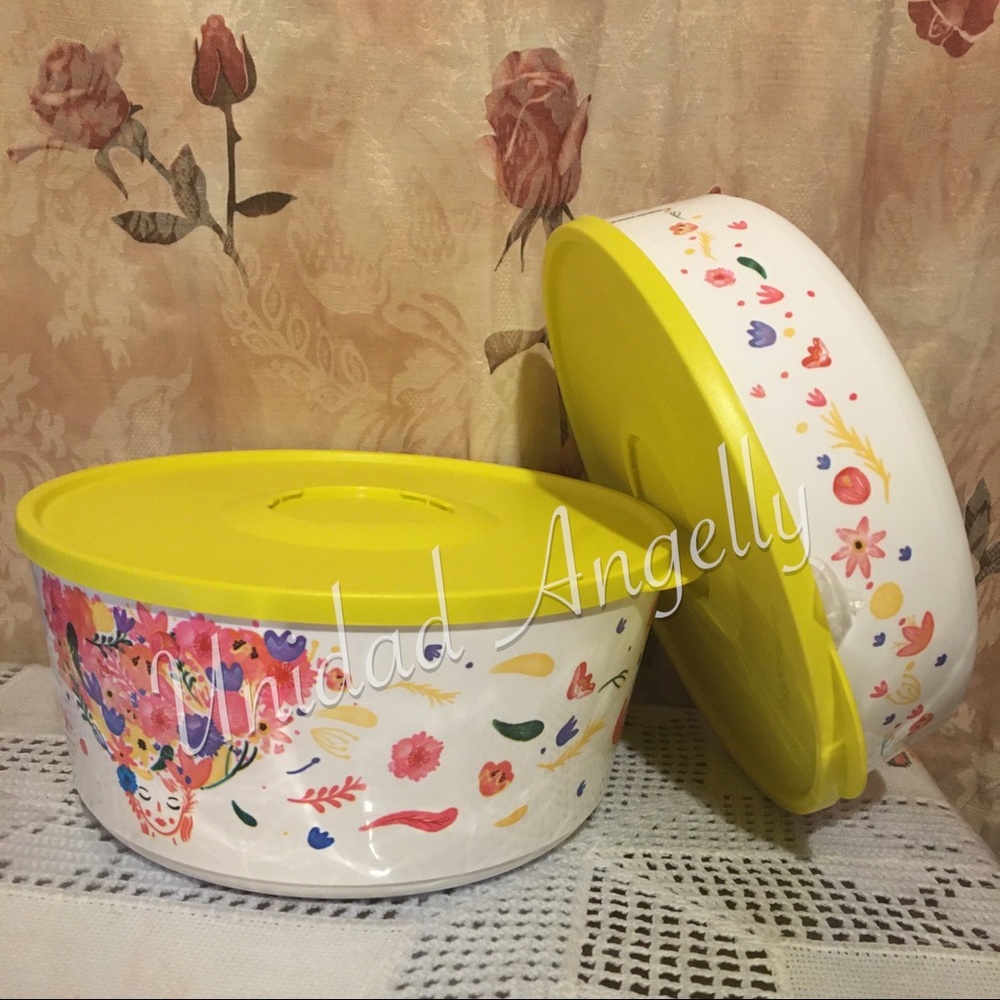 Tupperware storage containers